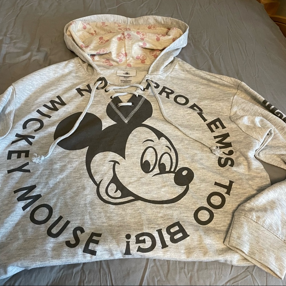 ❄️New Disney sweater / pajama top❄️